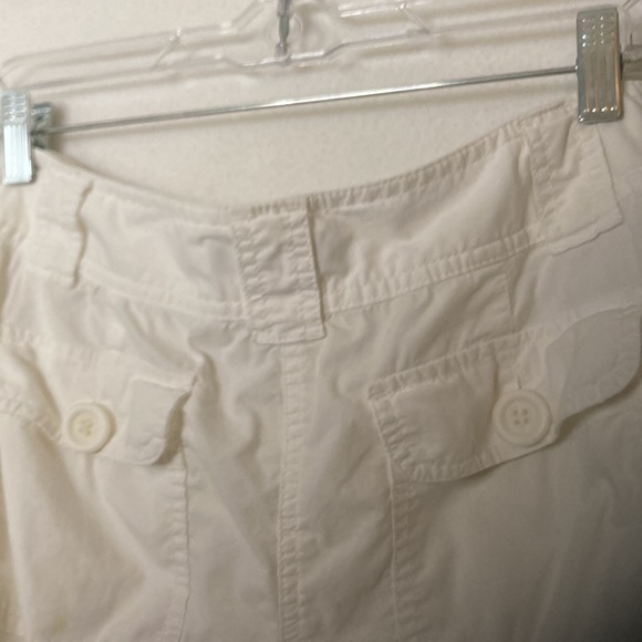 INC petite size 6 white capris. - Picture 7 of 10